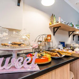 https://hotel-glamour-przezmierowo.poznan-hotels.com